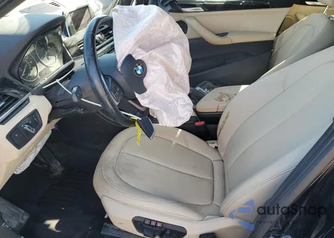 2018 BMW X1 xDrive28I z USA, uszkodzony, nr VIN WBXHT3C34J5K32030